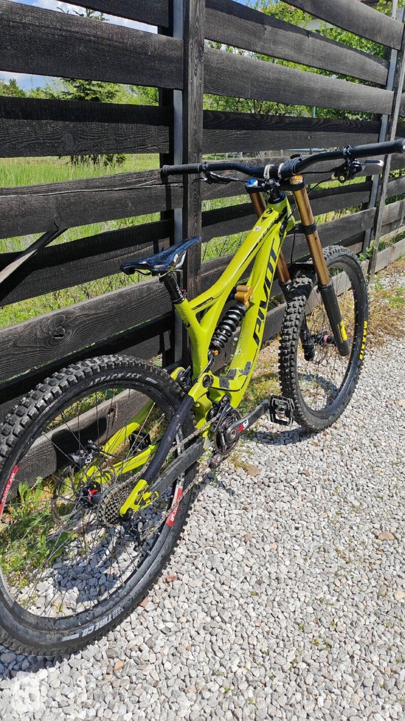 Pivot Phoenix Carbon