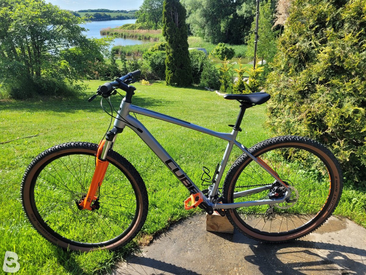 Cube Bikes Aim race 2022