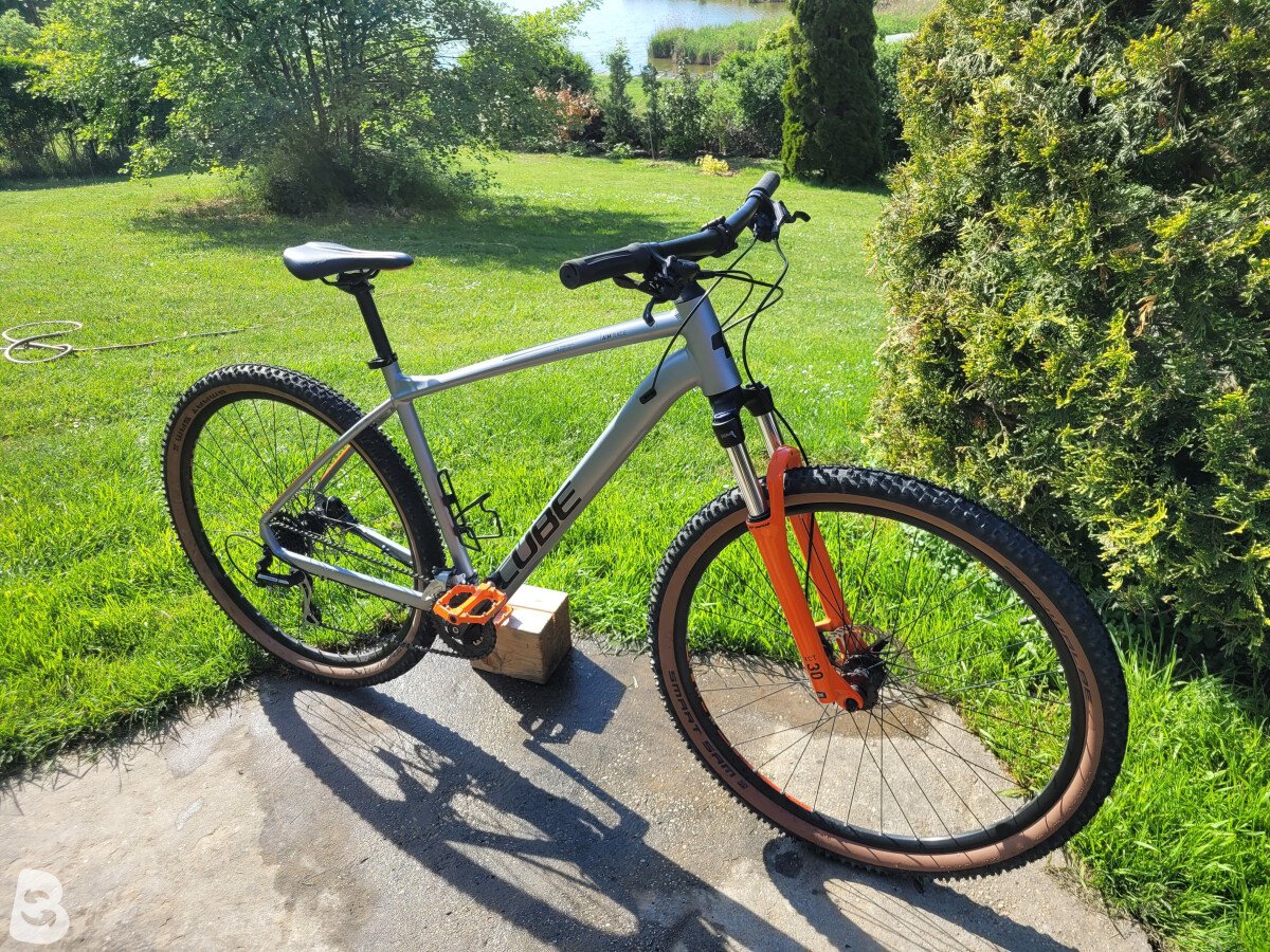 Cube Bikes Aim race 2022