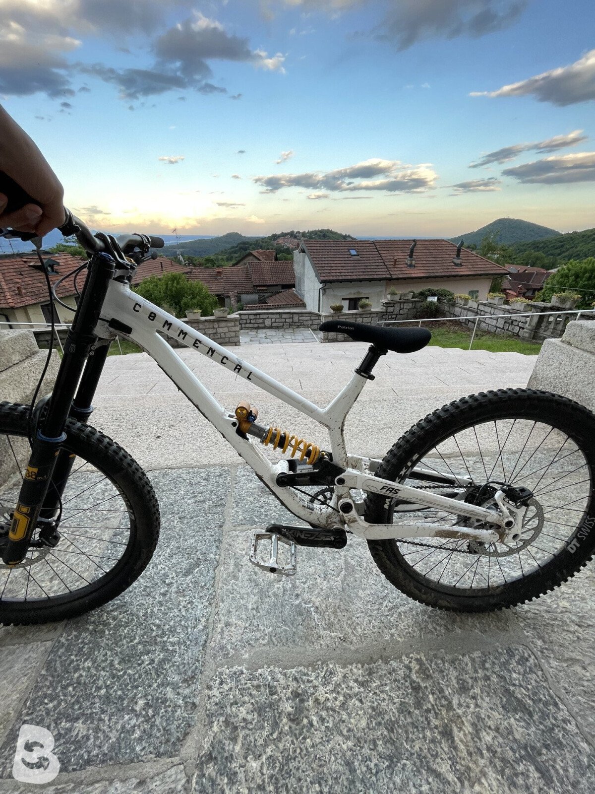 Commencal Furious Ohlins 2025