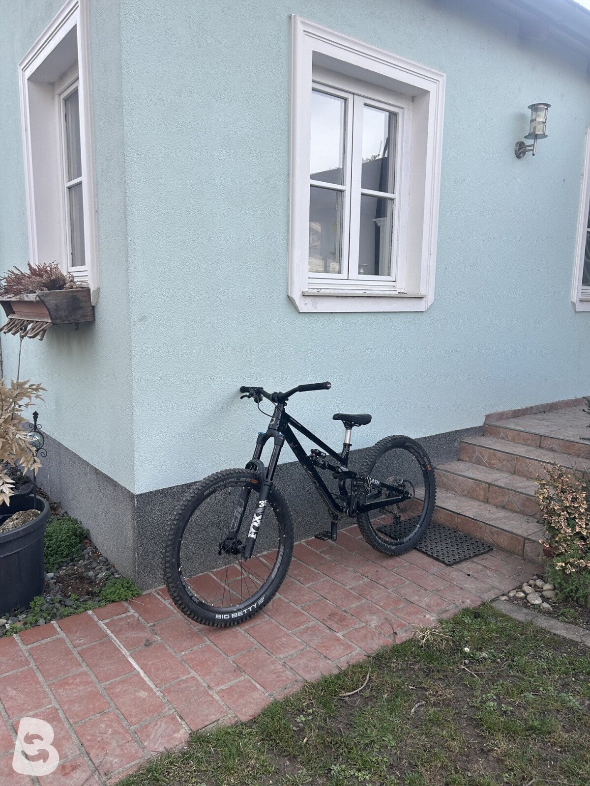 Commencal Clash 2025