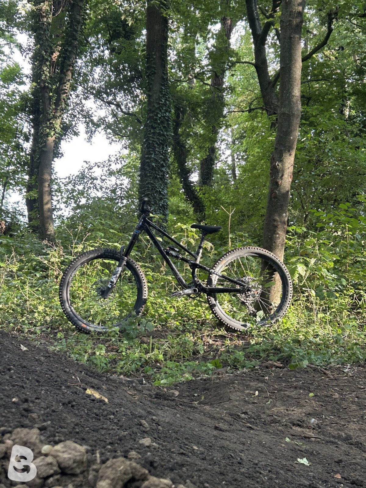 Commencal Clash 2025