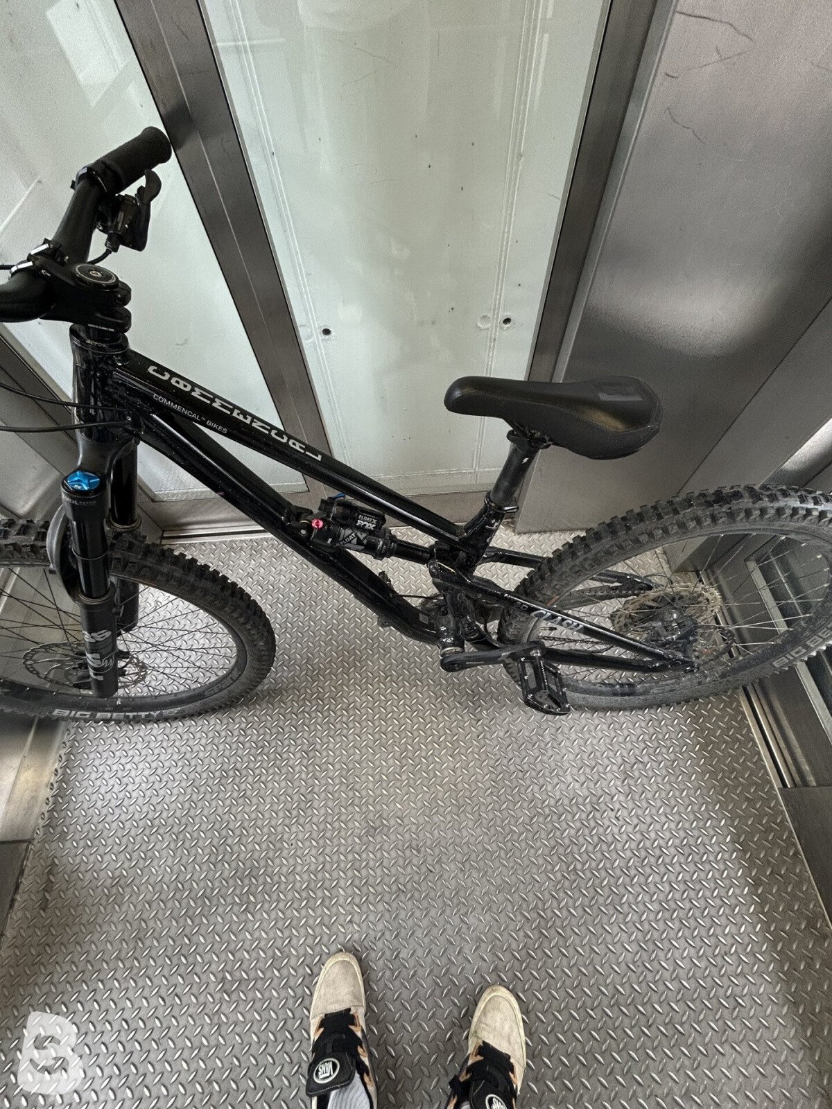 Commencal Clash 2025