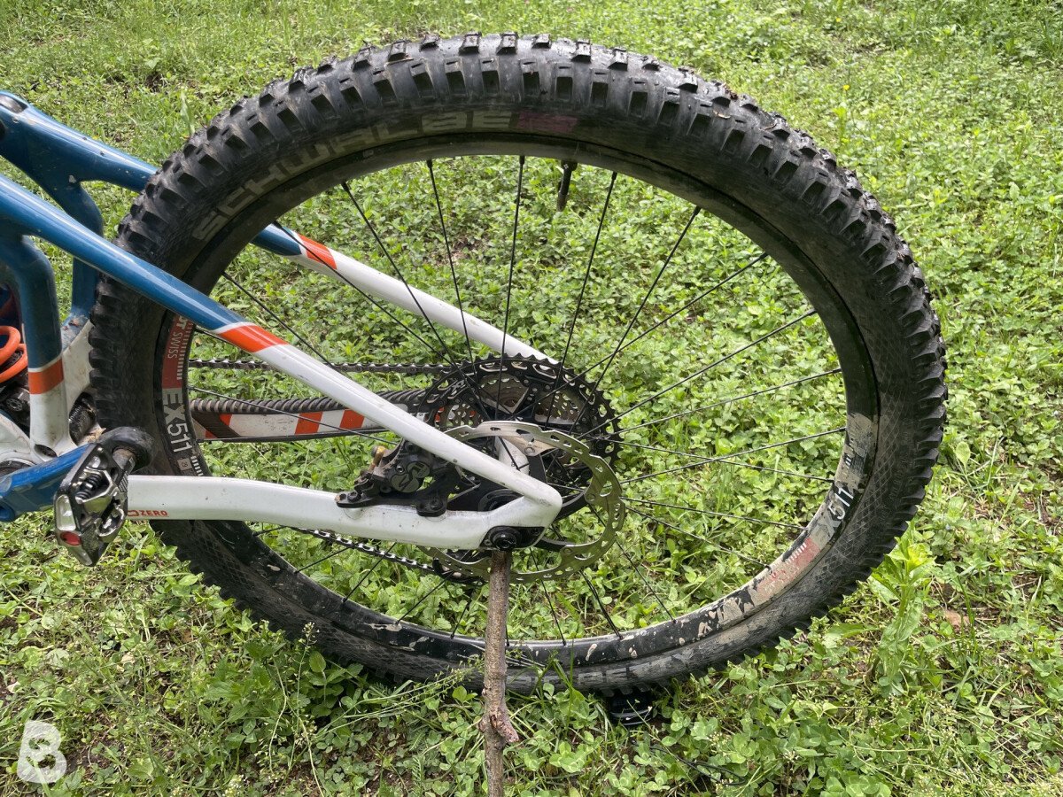 Mondraker Superfoxy carbon R 2022
