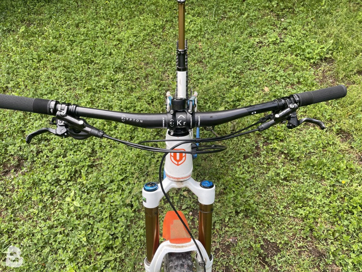 Mondraker Superfoxy carbon R 2022