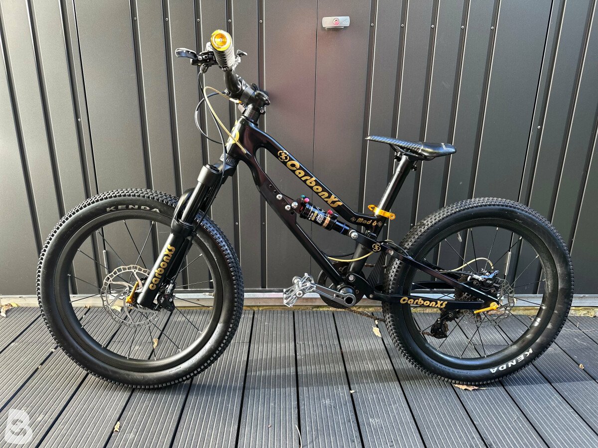 CarbonXScycles Australia Mad6 2021