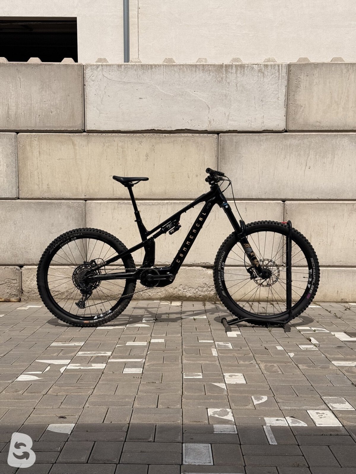 Commencal Meta power SX Race Team 2025