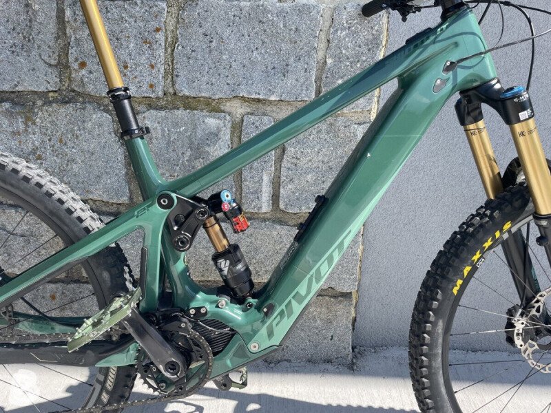 Pivot Shuttle LT 2024