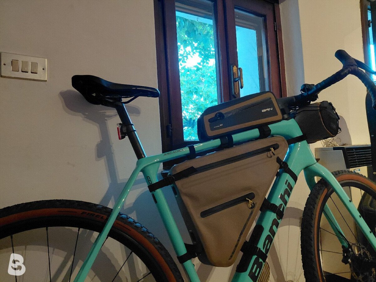 Bianchi Arcadex Comp 2024