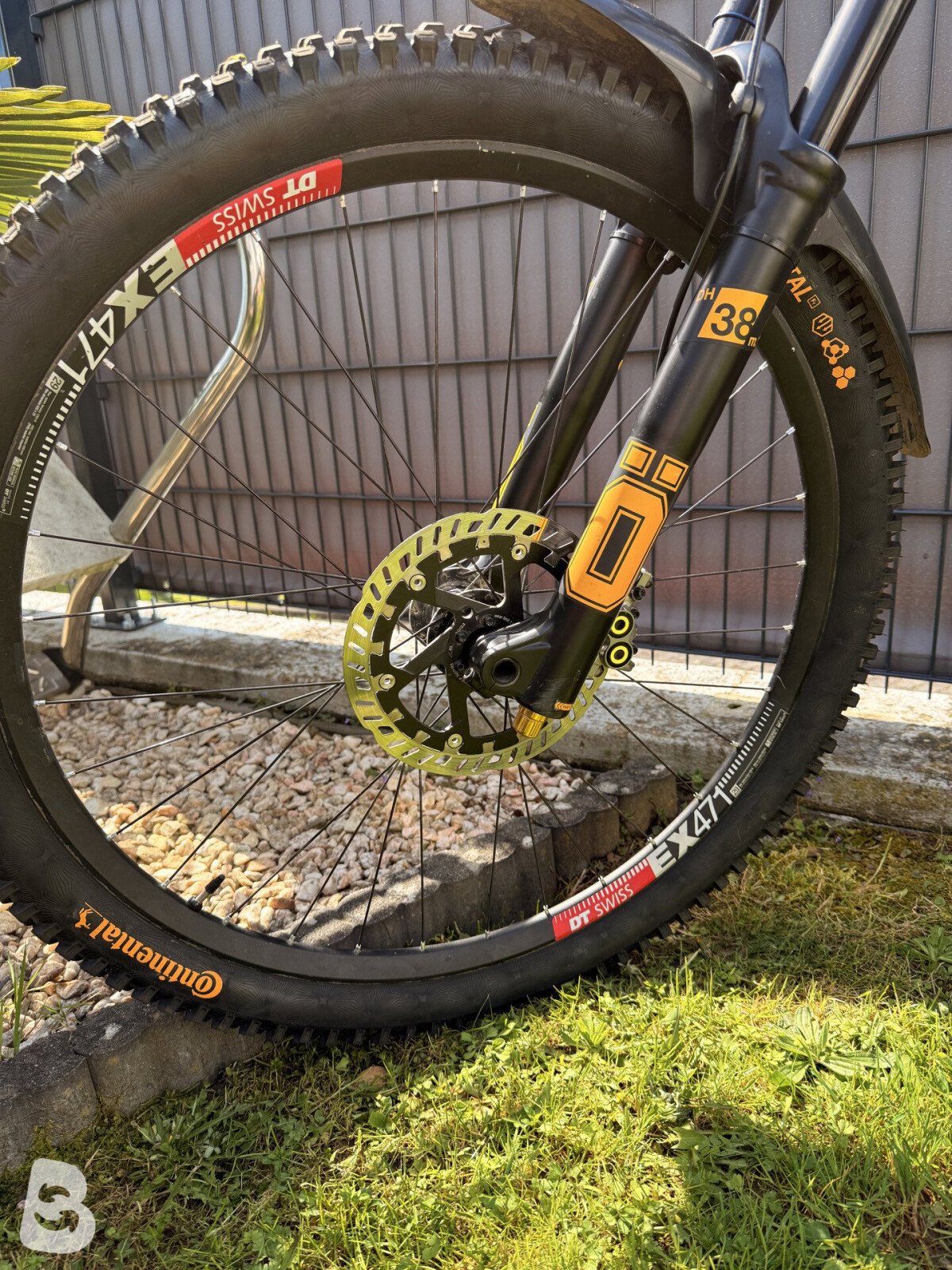 Santa Cruz V10 2021