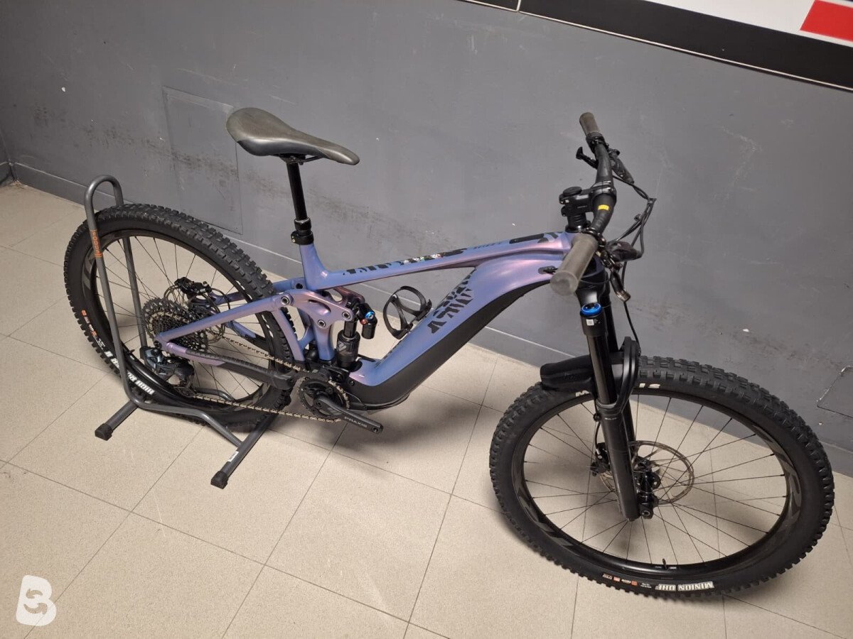 Giant Reign E + 1 2023