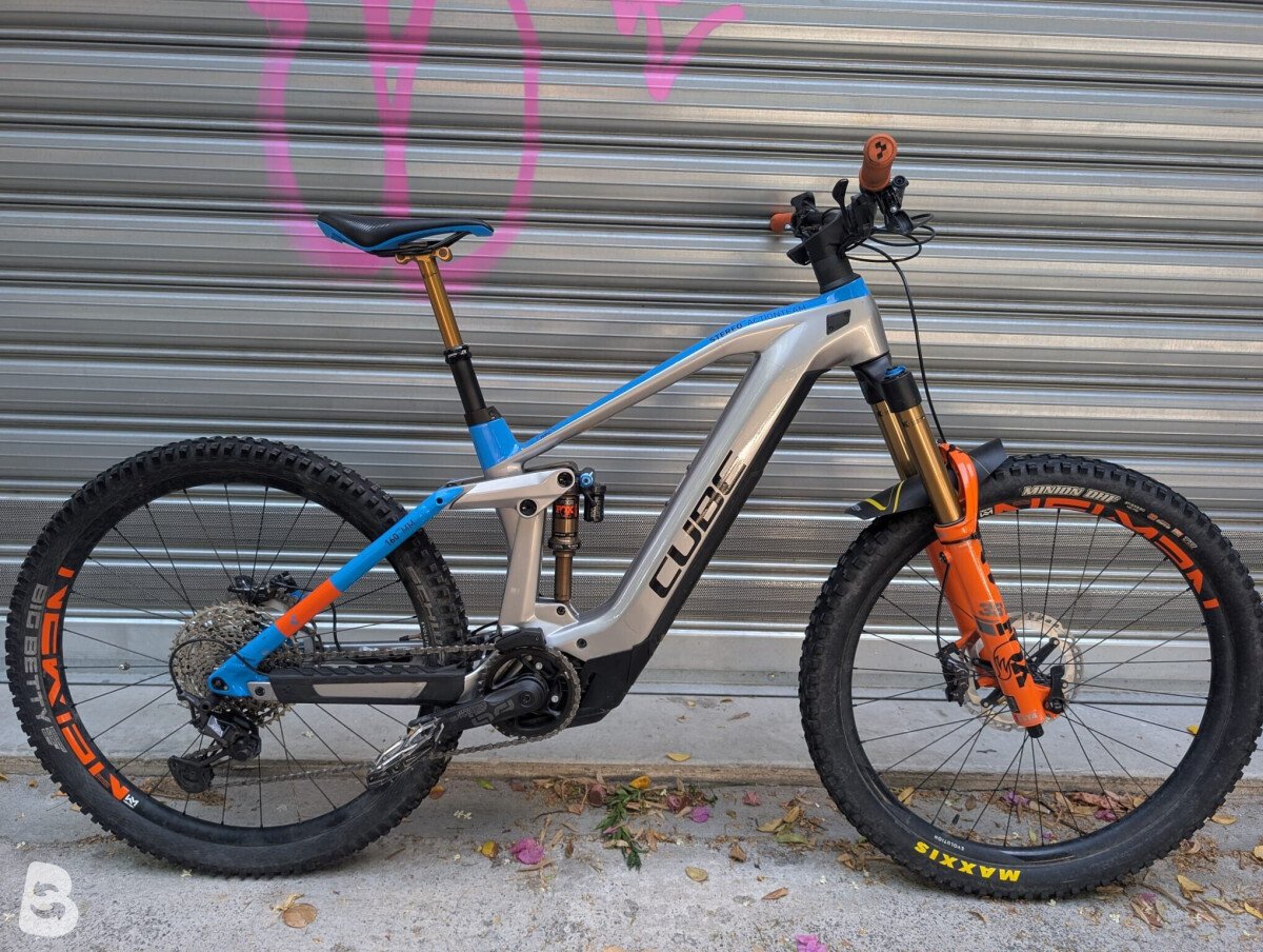 Cube Stereo Hybrid 140 HPC ActionTeam 625 Kiox 2021