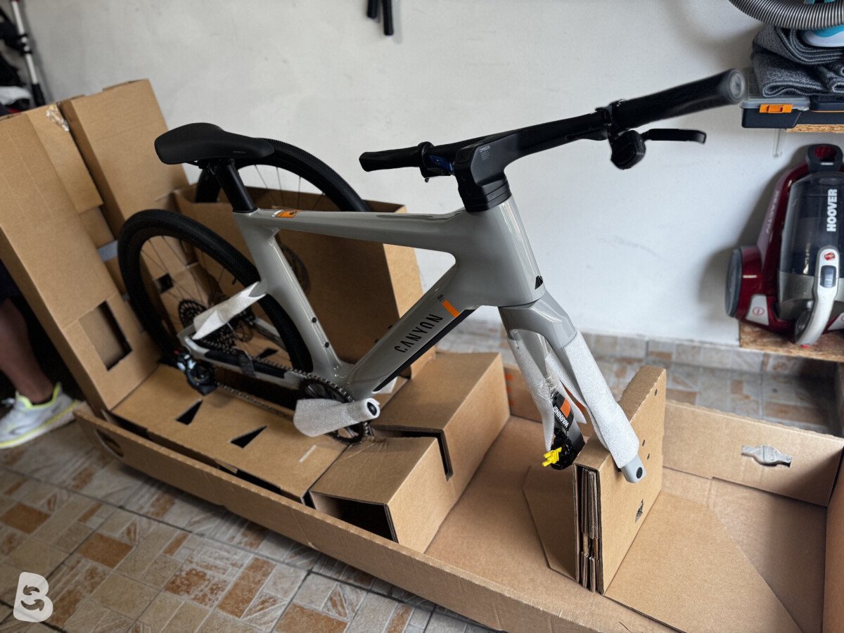 Canyon Roadlite Onfly Cf 9 Ltd 2025