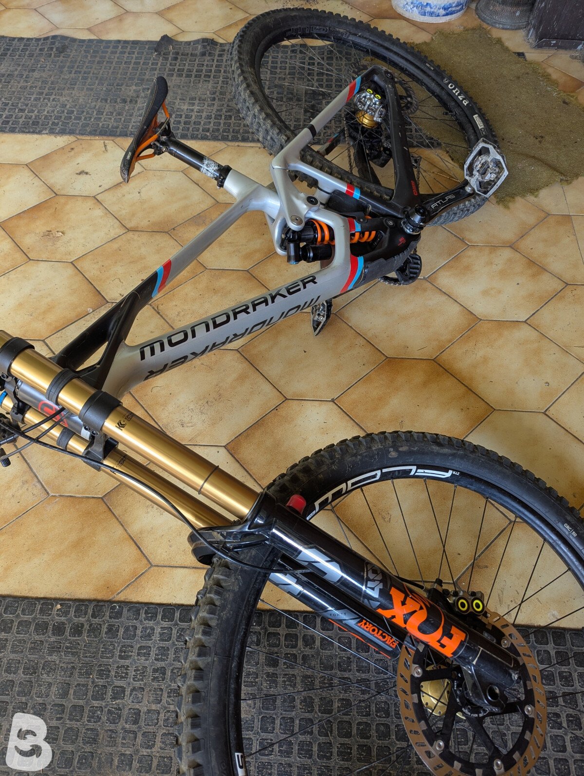 Mondraker Summum Carbon RR 2022
