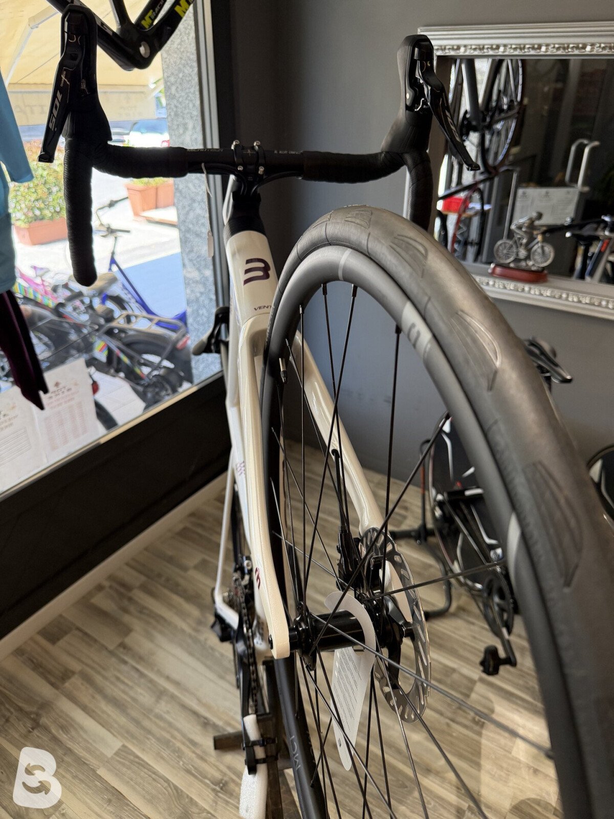 Basso Venta R Shimano 105 R7100 12s 2023