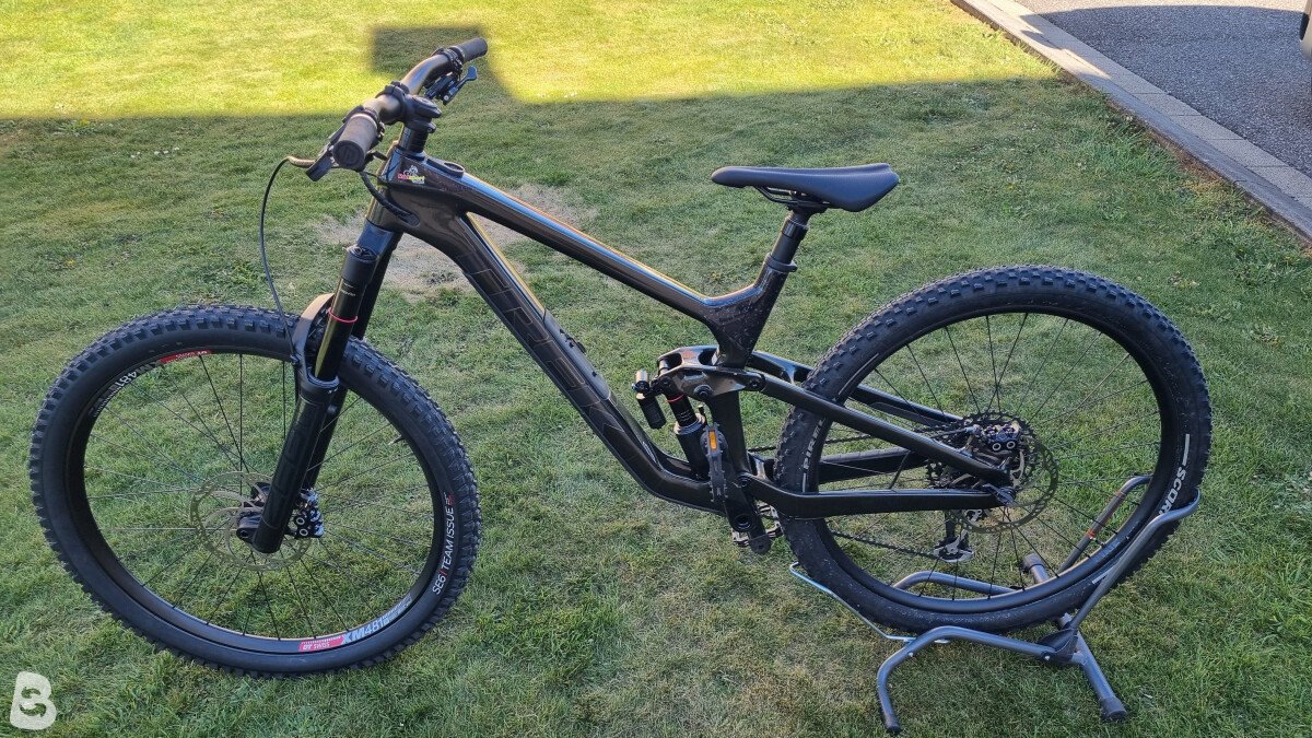 Trek Slash 9.7 (Upgrade & NewParts) 2021