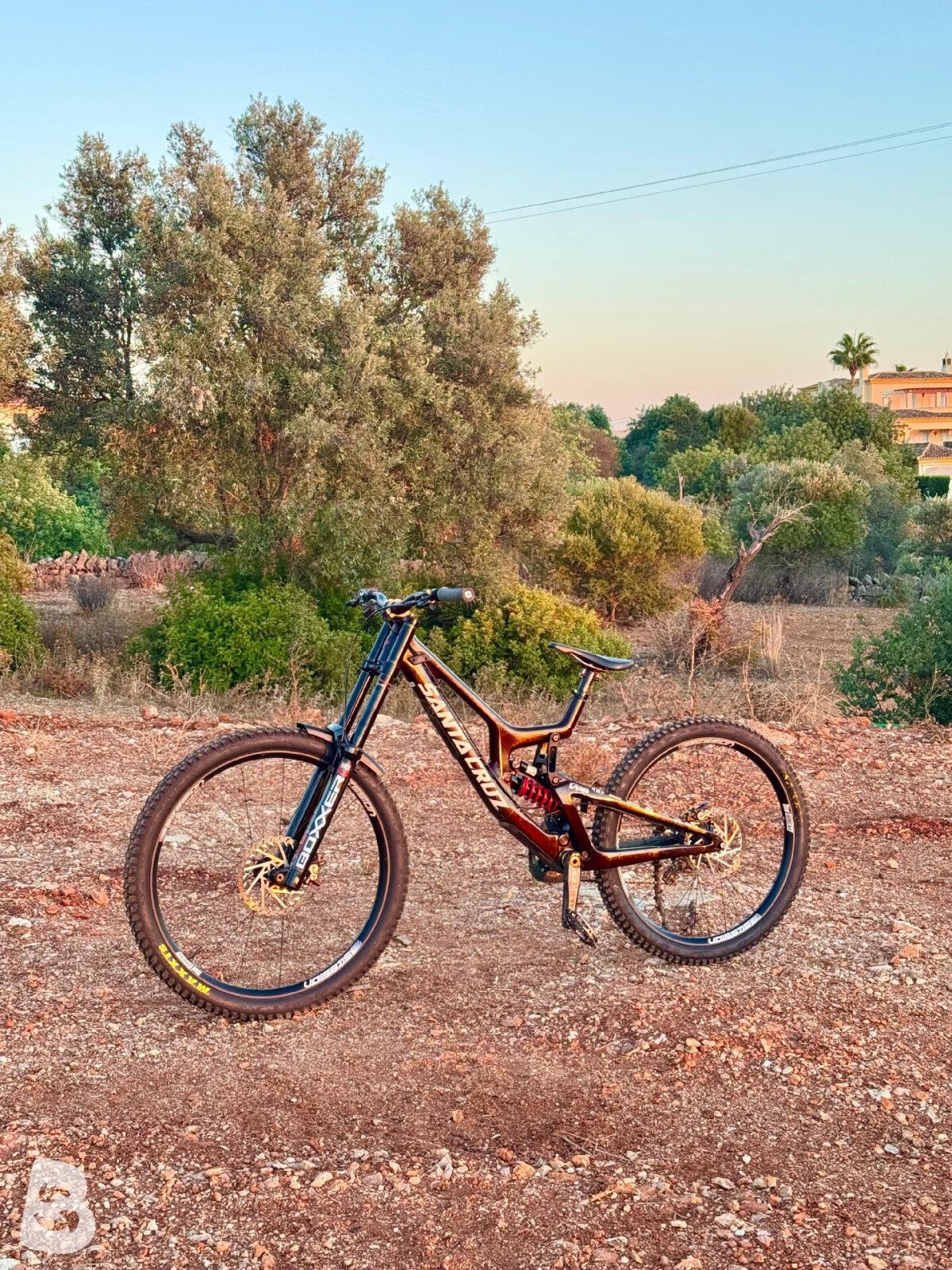 Santa Cruz V10 S MX / Carbon CC 2023