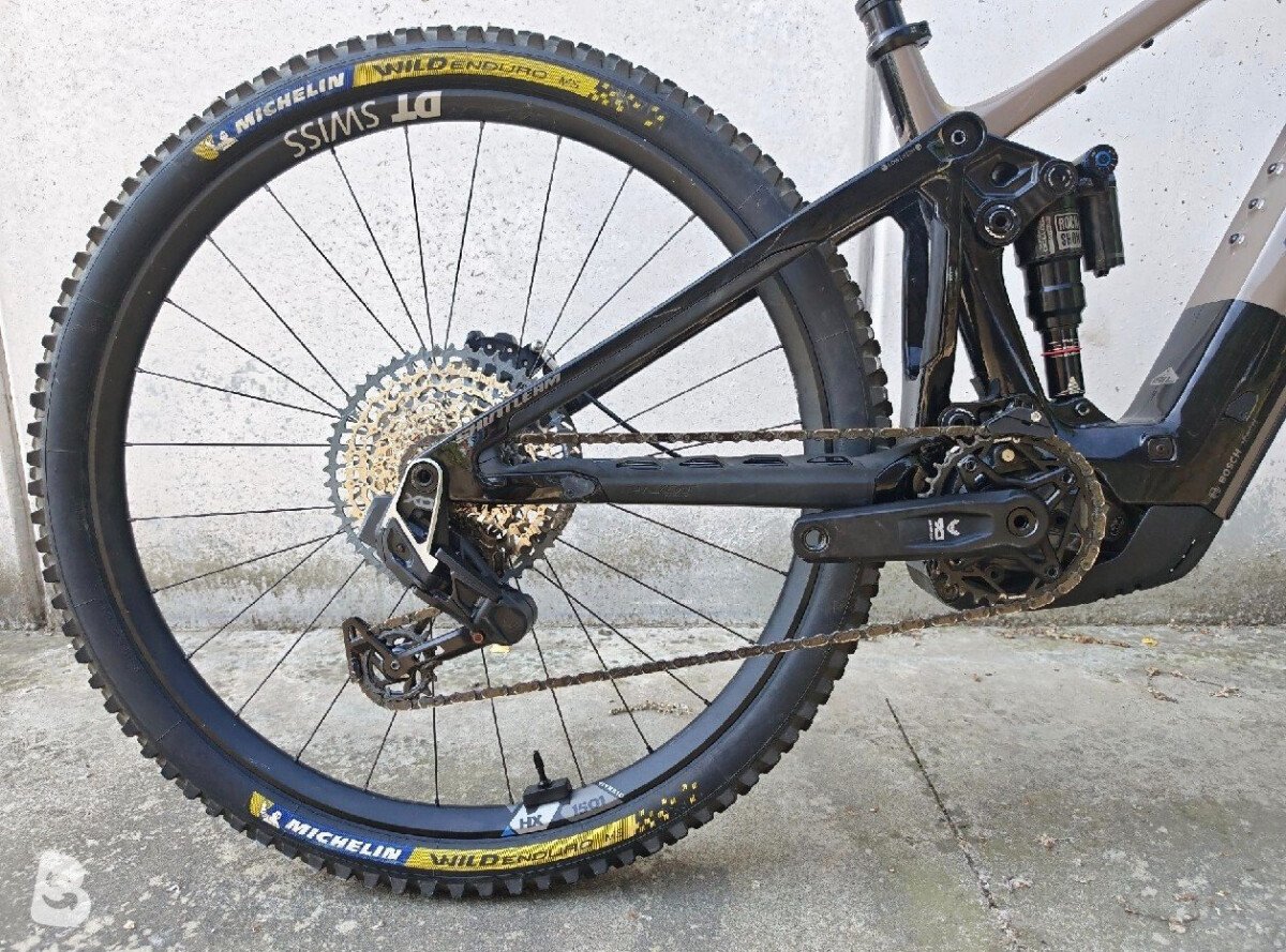 Pivot Shuttle AM PRO 2025
