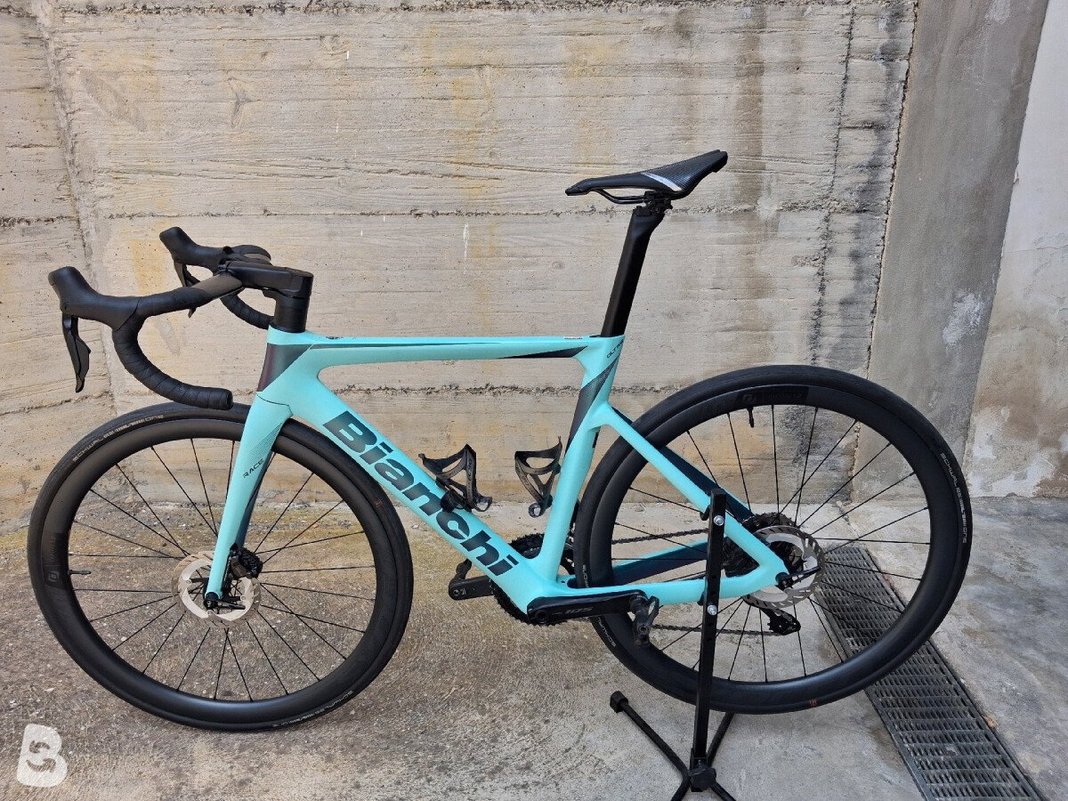 Bianchi Oltre Race 2024