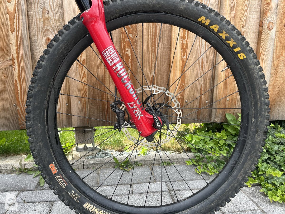 Santa Cruz Nomad Cc custom 2022