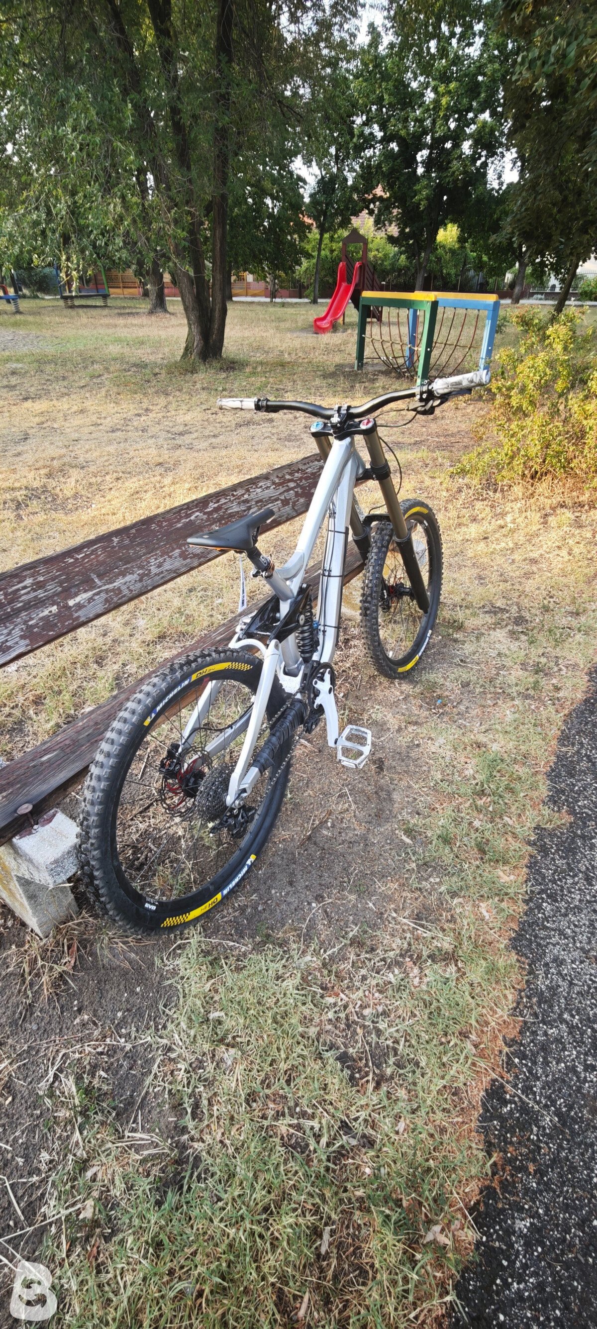 Trek Session 8 2017