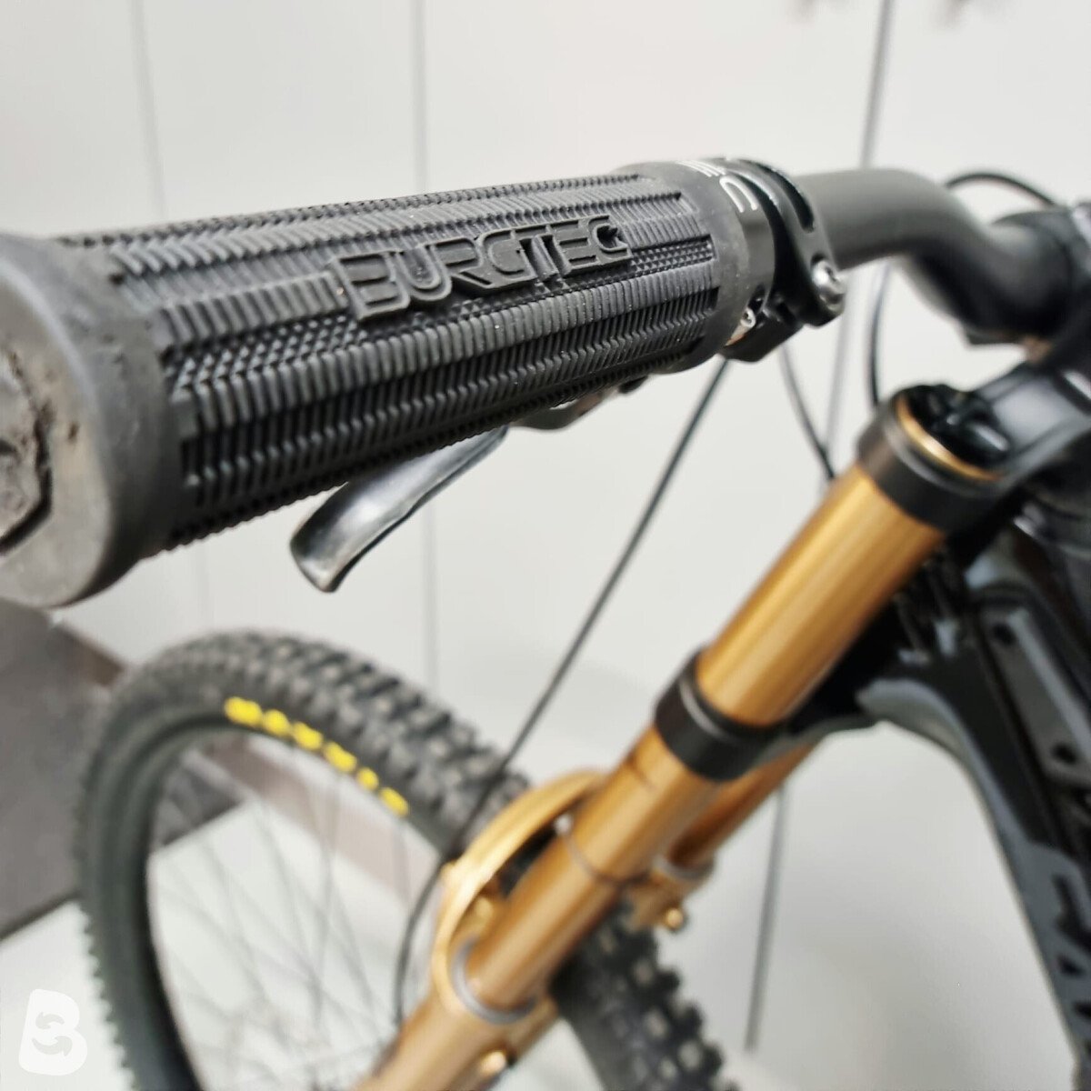 Santa Cruz V10 DH X01 / Carbon CC 2024