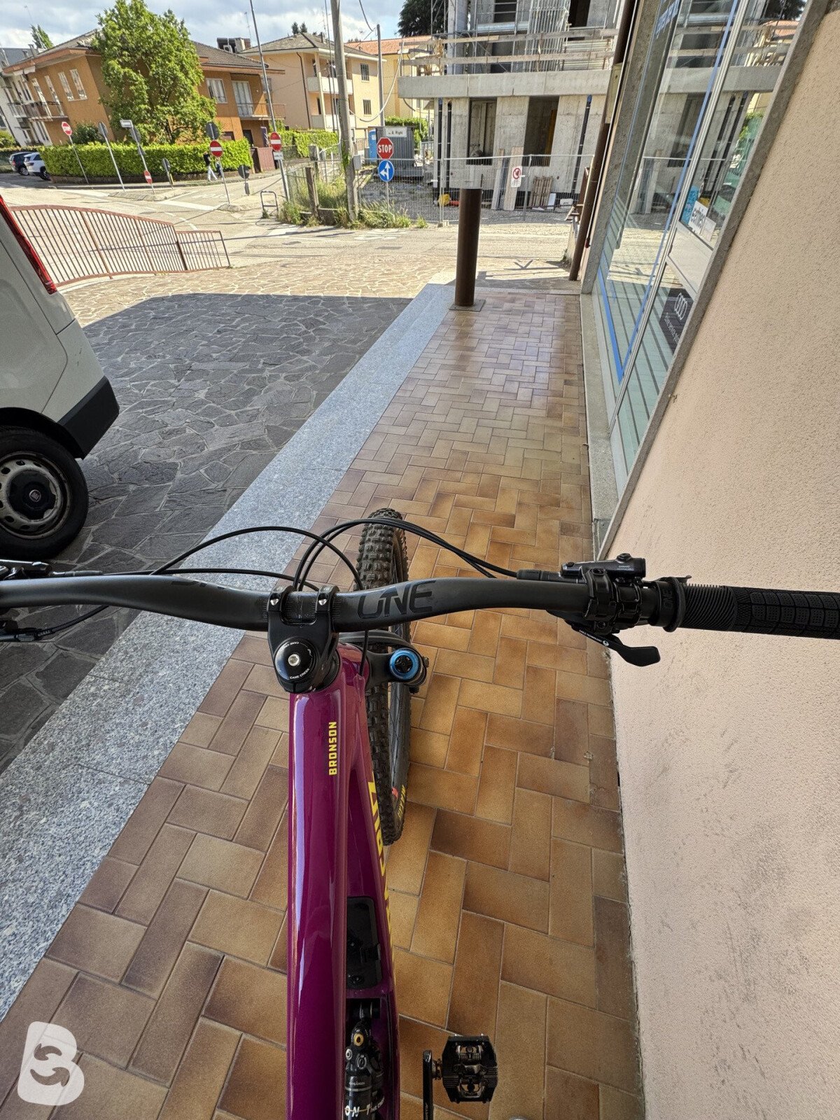 Santa Cruz Bronson R Carbon 2025