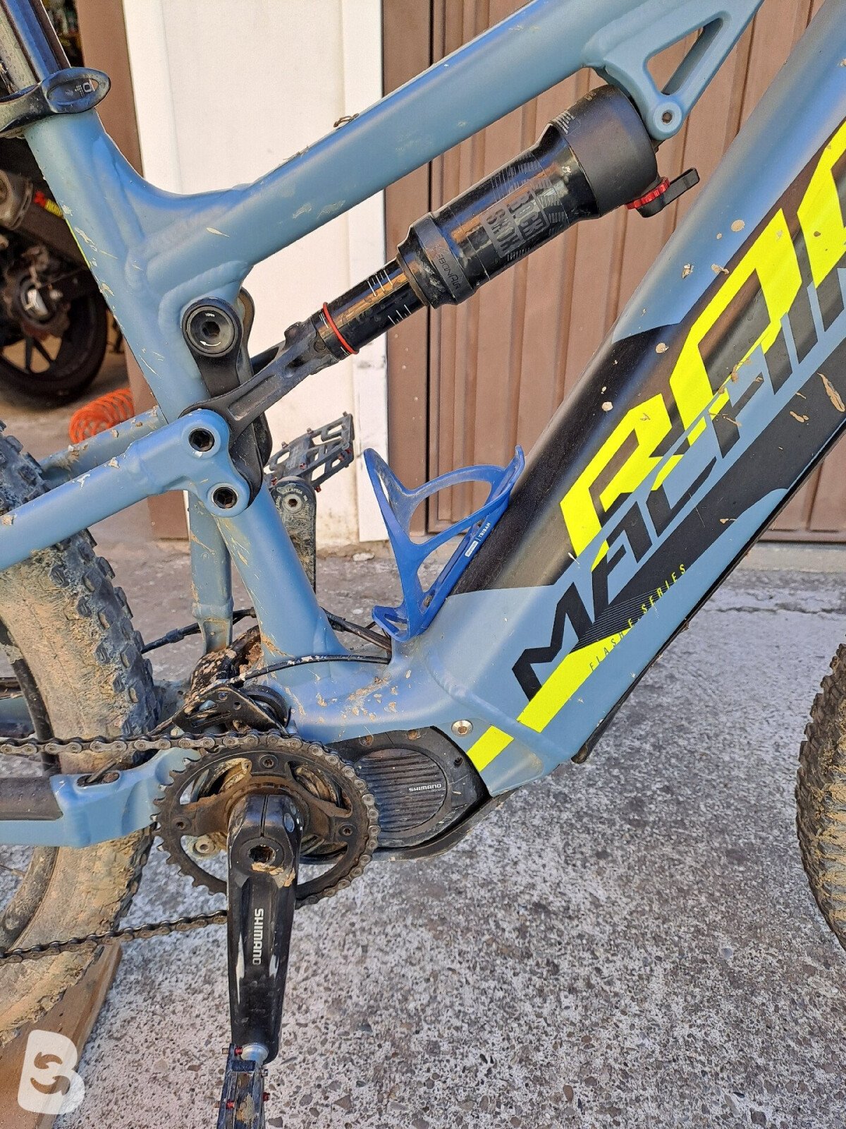 Rock Machine Blizzard Int E30-27+ 2020