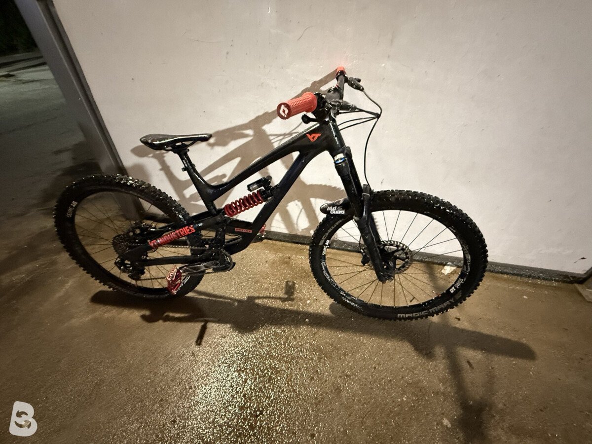 YT Industries Capra Base AL 2020