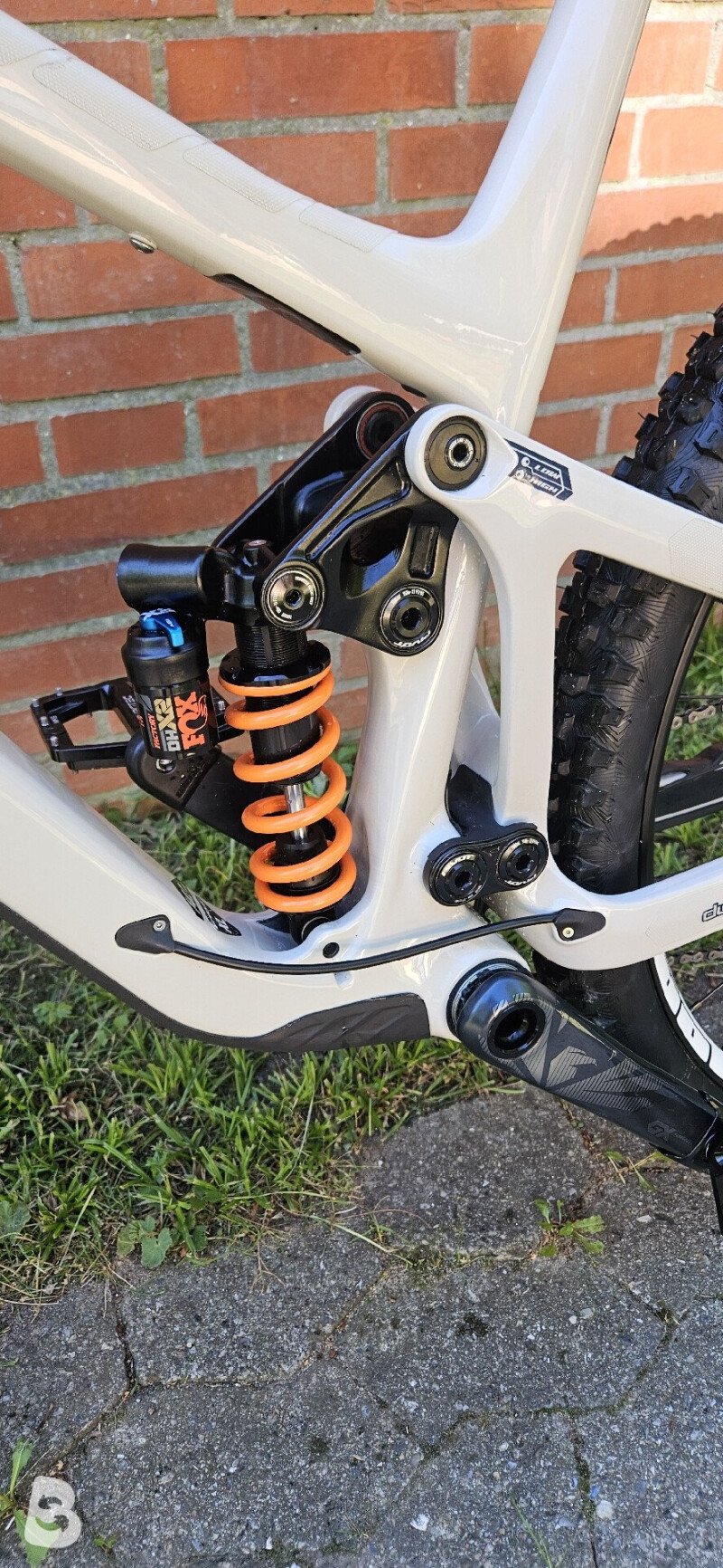 Pivot Switchblade GX 2021
