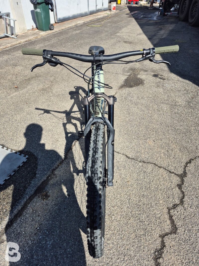 Giant Fathom 1 2022