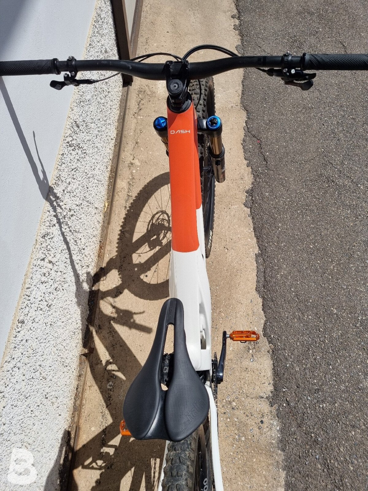 UNNO DASH Elite S2 2024