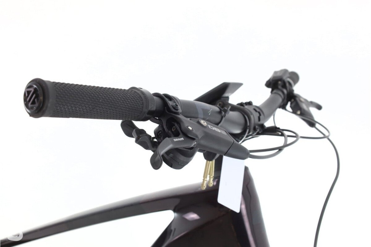 Cube Stereo Hybrid Race XT 2023