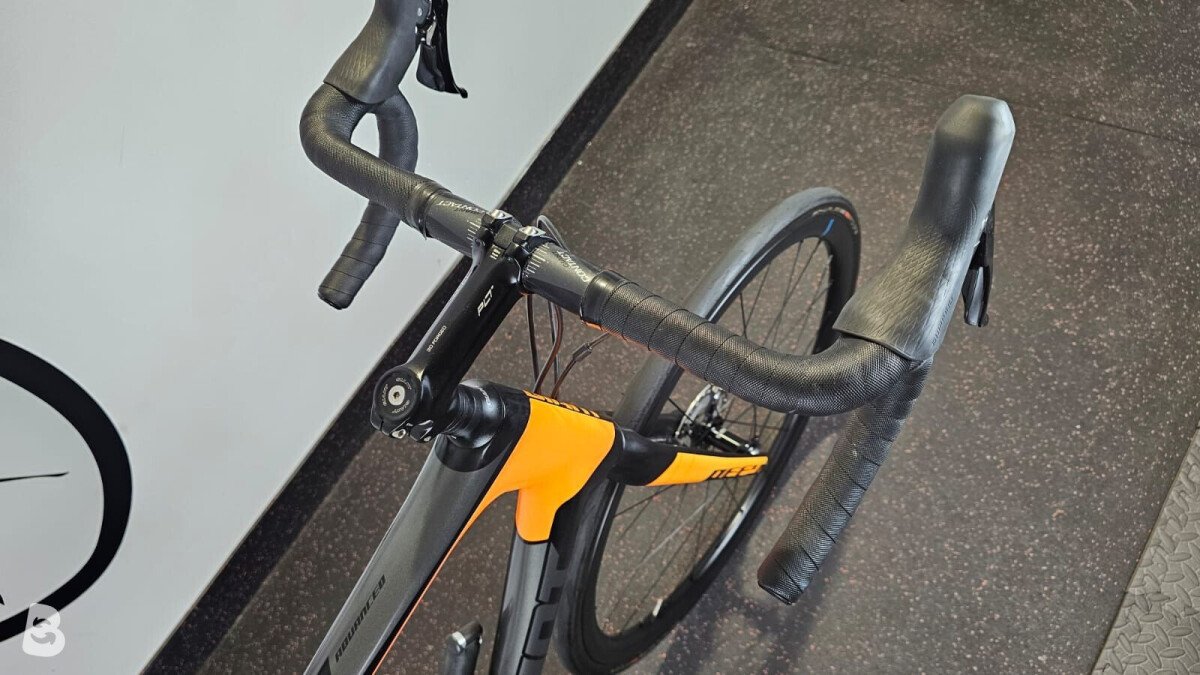 Giant Defy advanced 2 disc + carbon wheels 2019