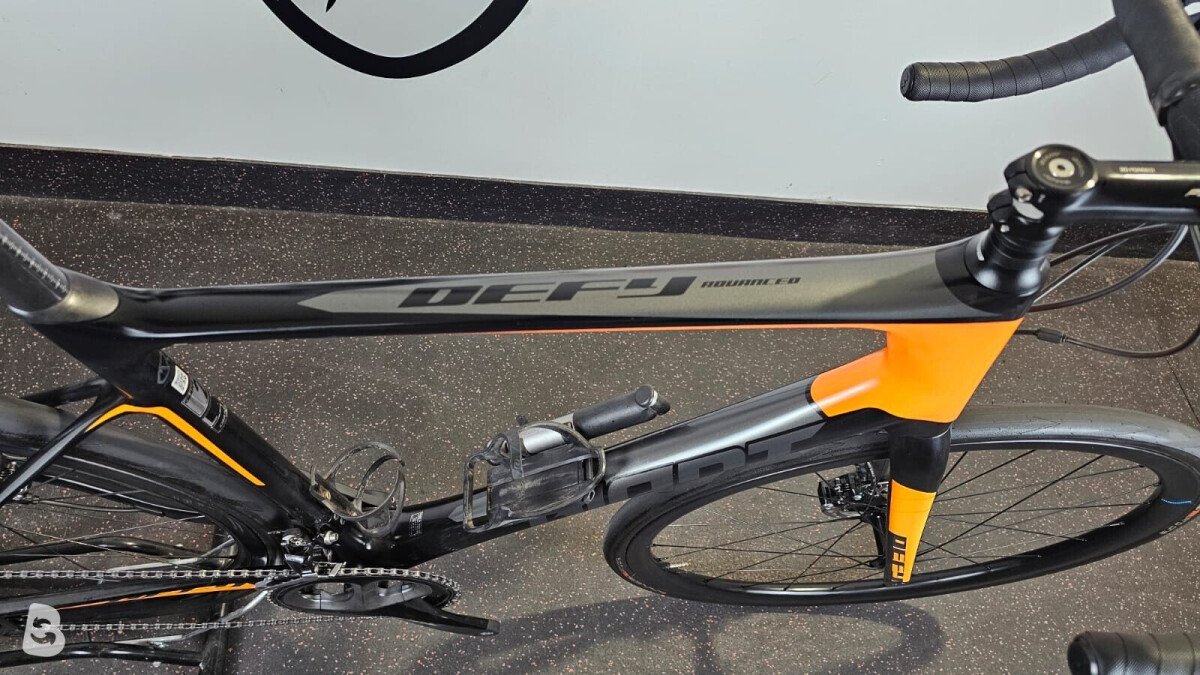 Giant Defy advanced 2 disc + carbon wheels 2019