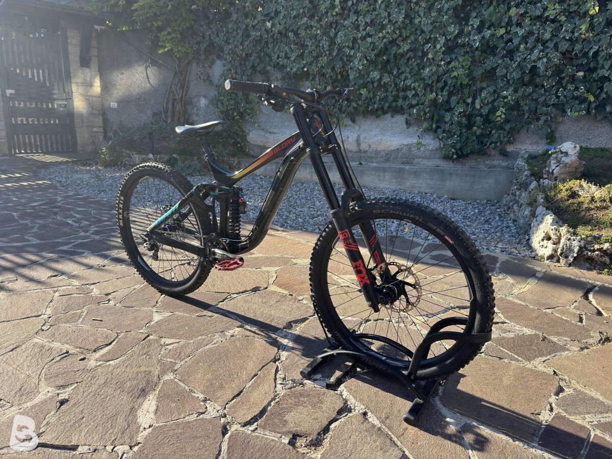 Giant Glory Advanced 1 2018