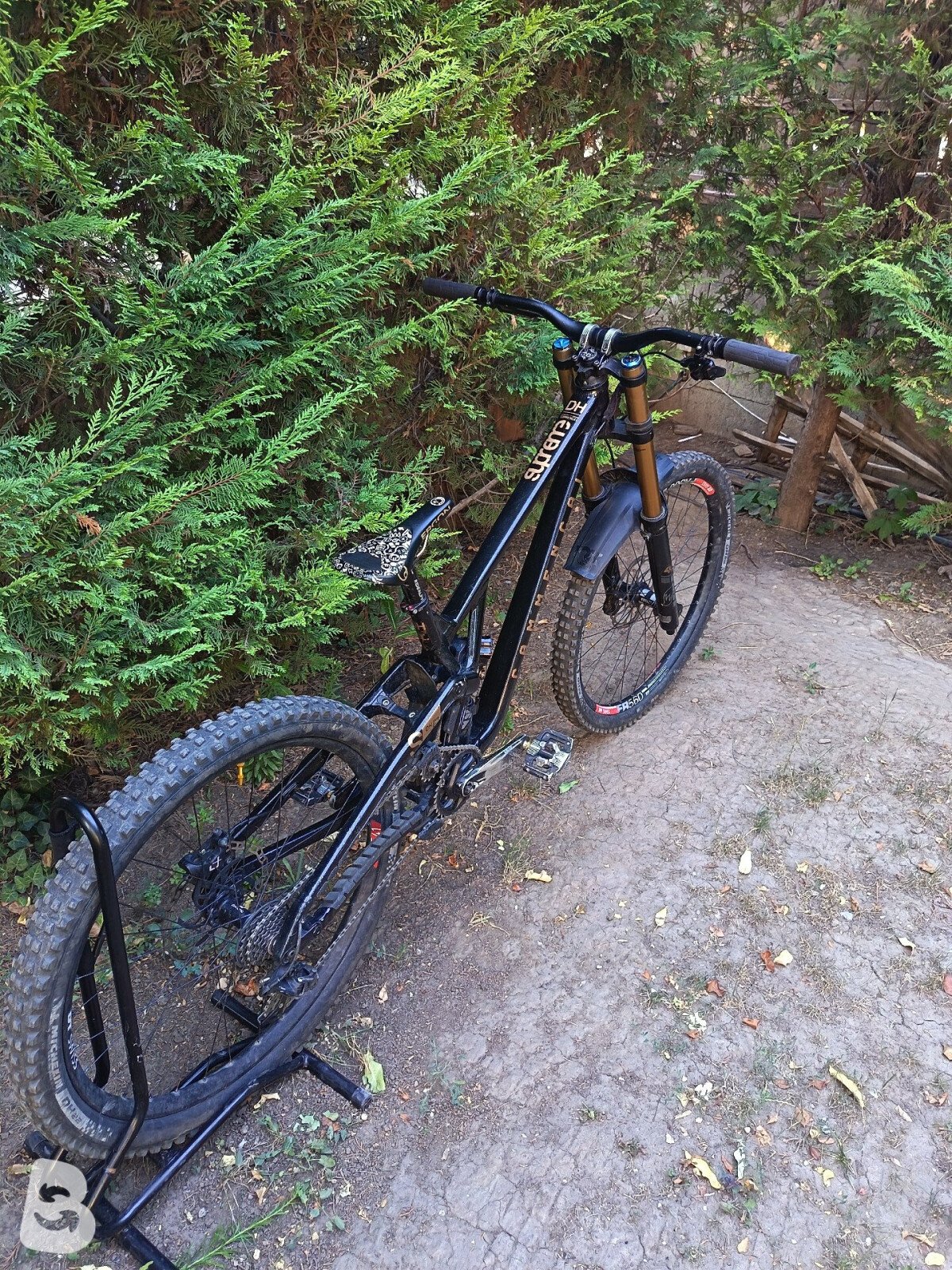 Commencal Supreme V5 2024