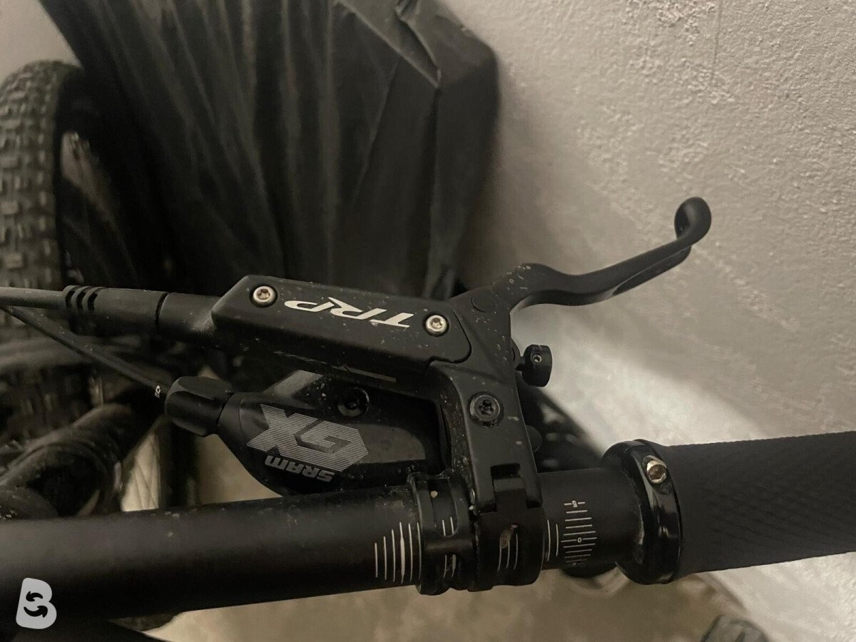 Commencal FURIOUS ESSENTIAL 2024