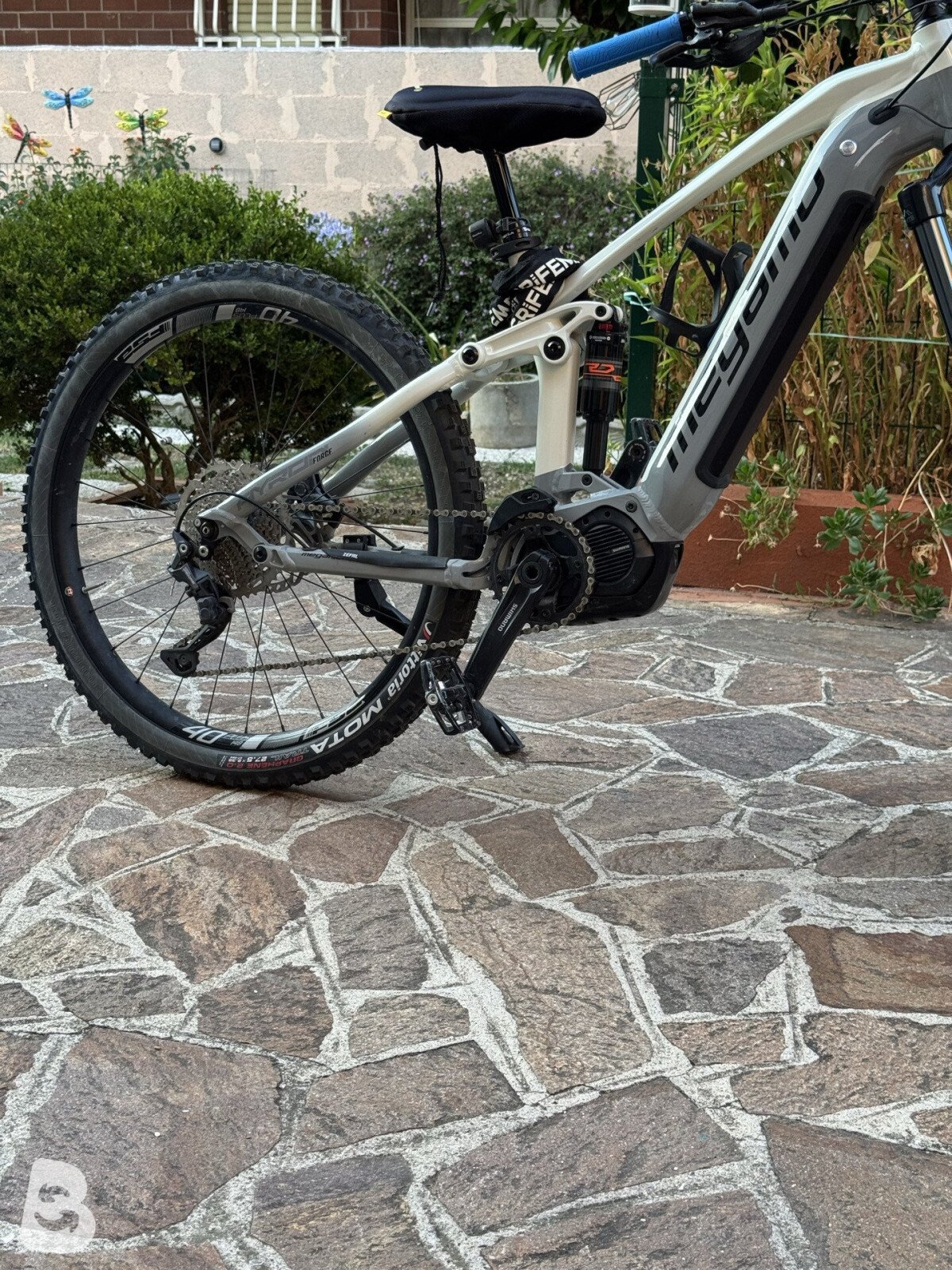 Megamo AYRON FORCE 40 2024