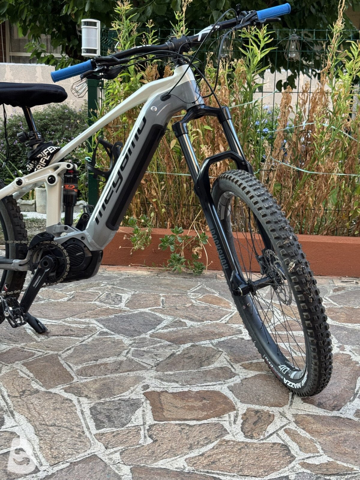 Megamo AYRON FORCE 40 2024