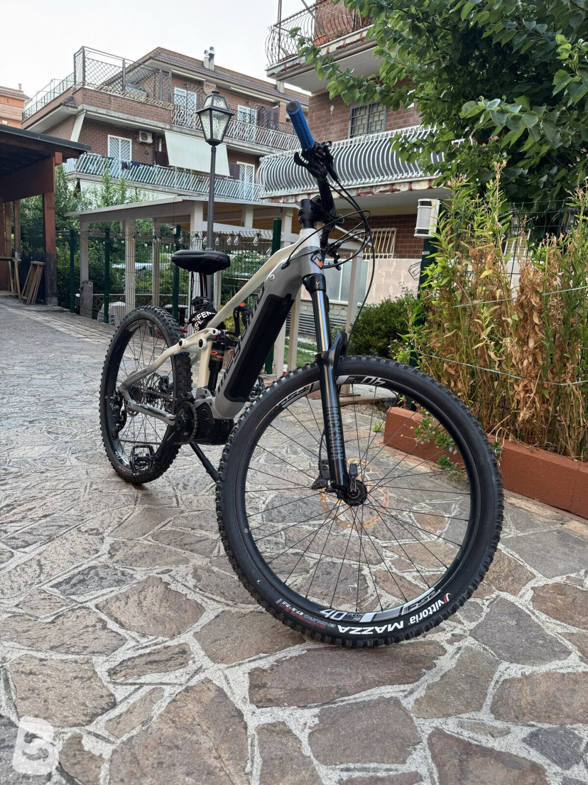 Megamo AYRON FORCE 40 2024