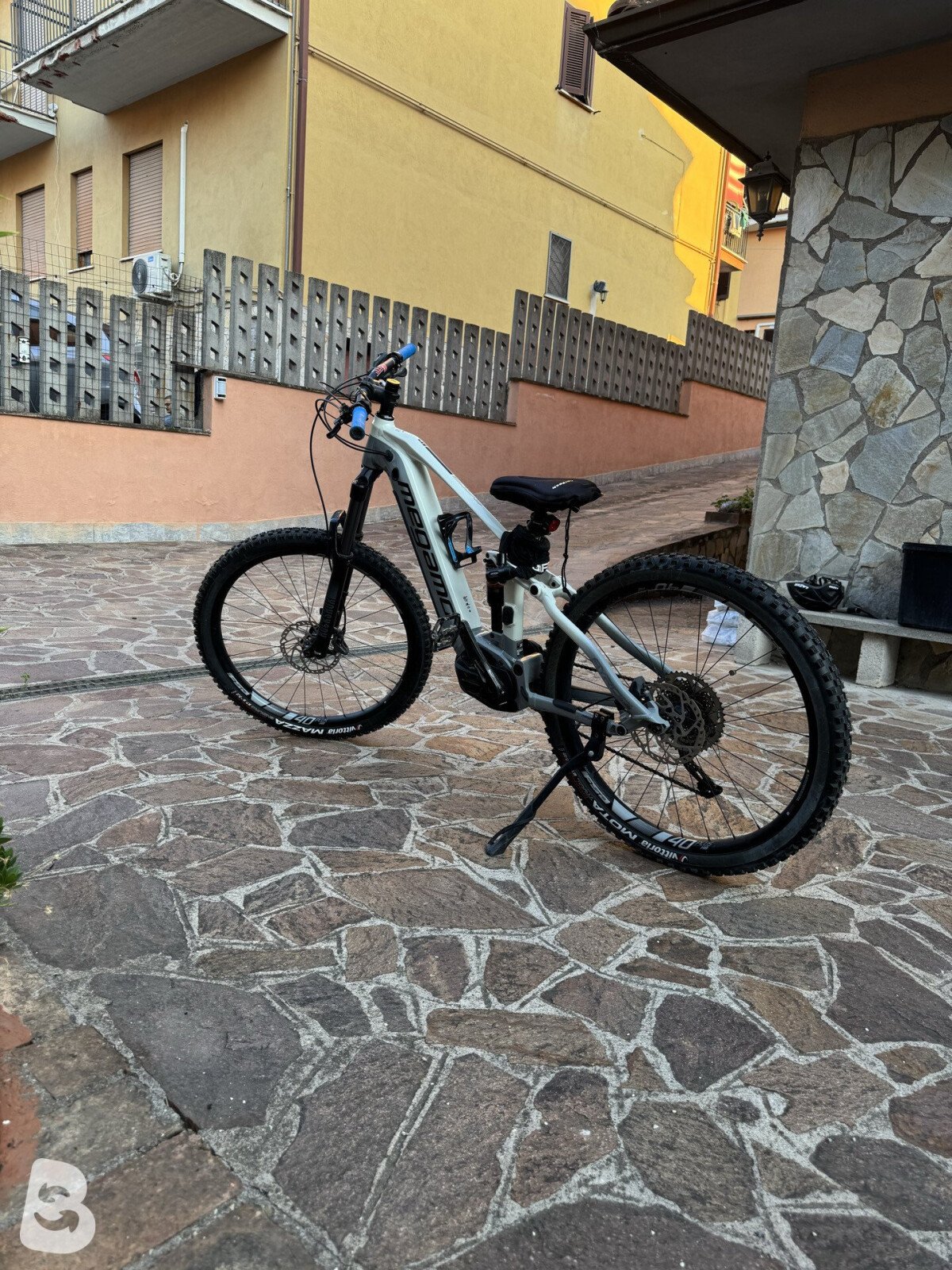 Megamo AYRON FORCE 40 2024