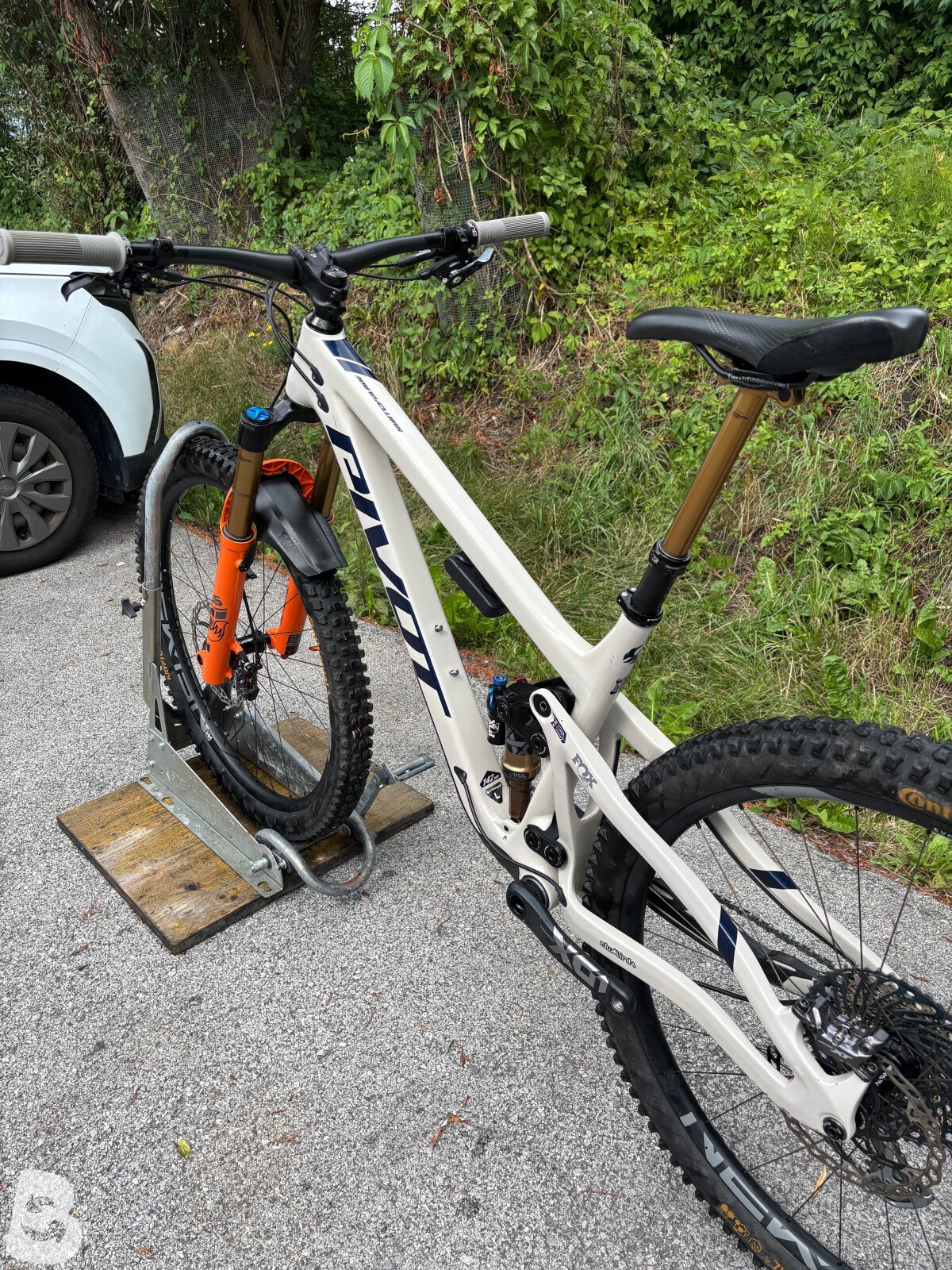 Pivot Switchblade Race X01 2021