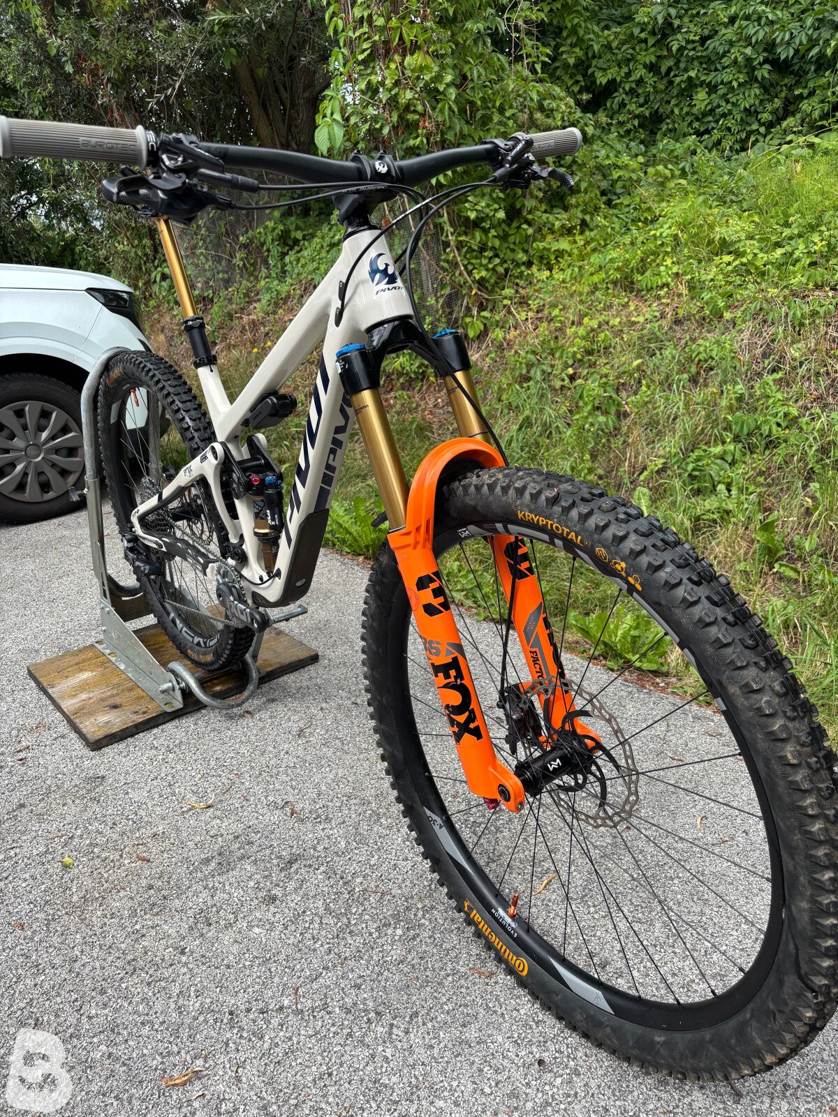 Pivot Switchblade Race X01 2021