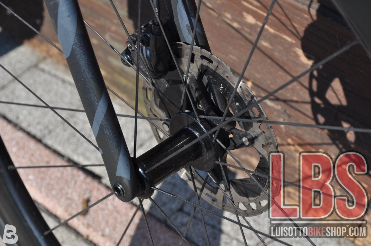 Giant TCR Advanced Ultegra Di2 cerchi Giant SLR1 2024