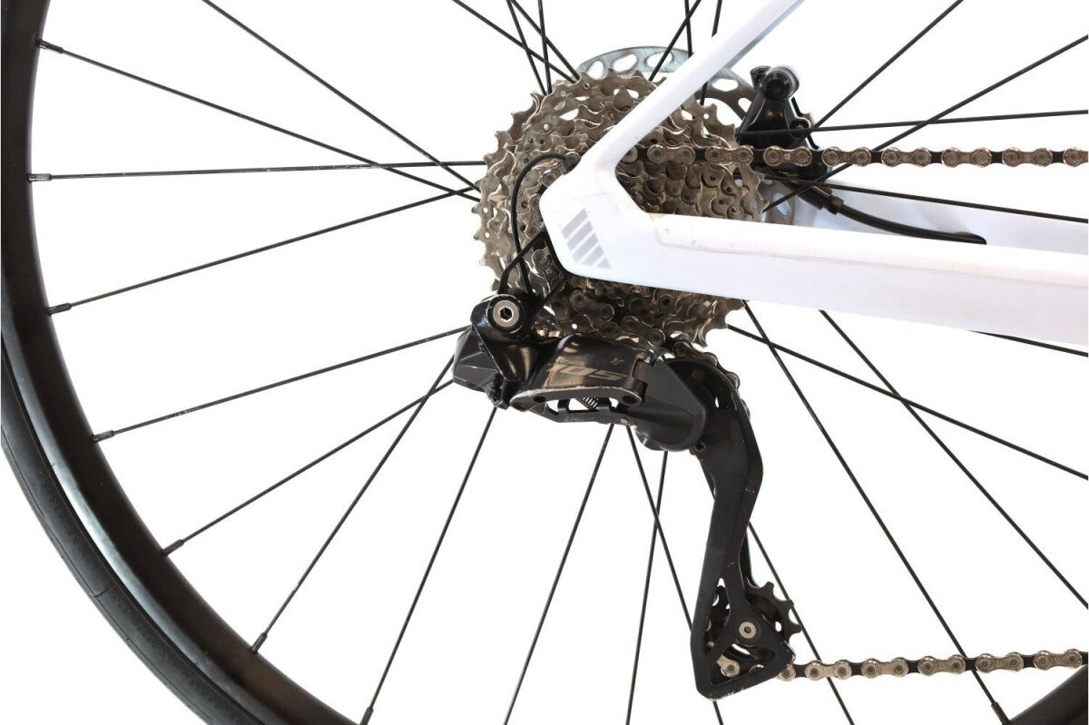 BMC Roadmachine FOUR Di2 12V 2024