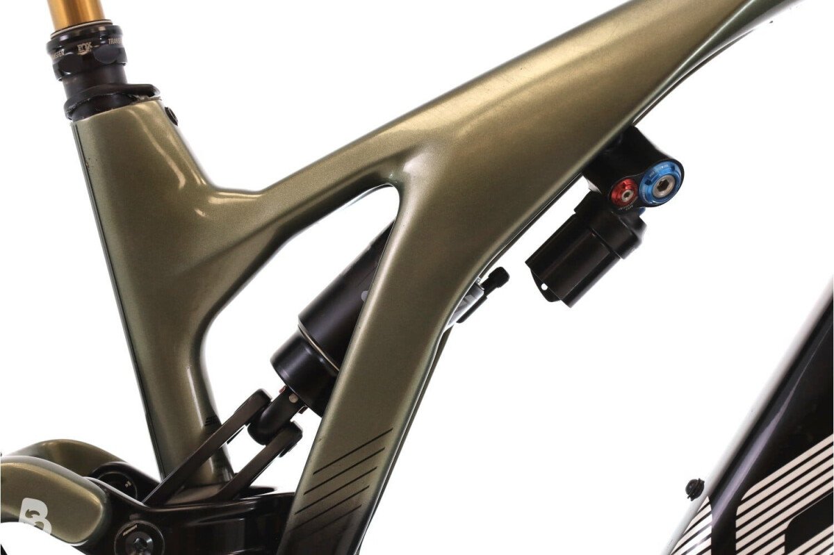 Berria Stratos 9 AXS 2024