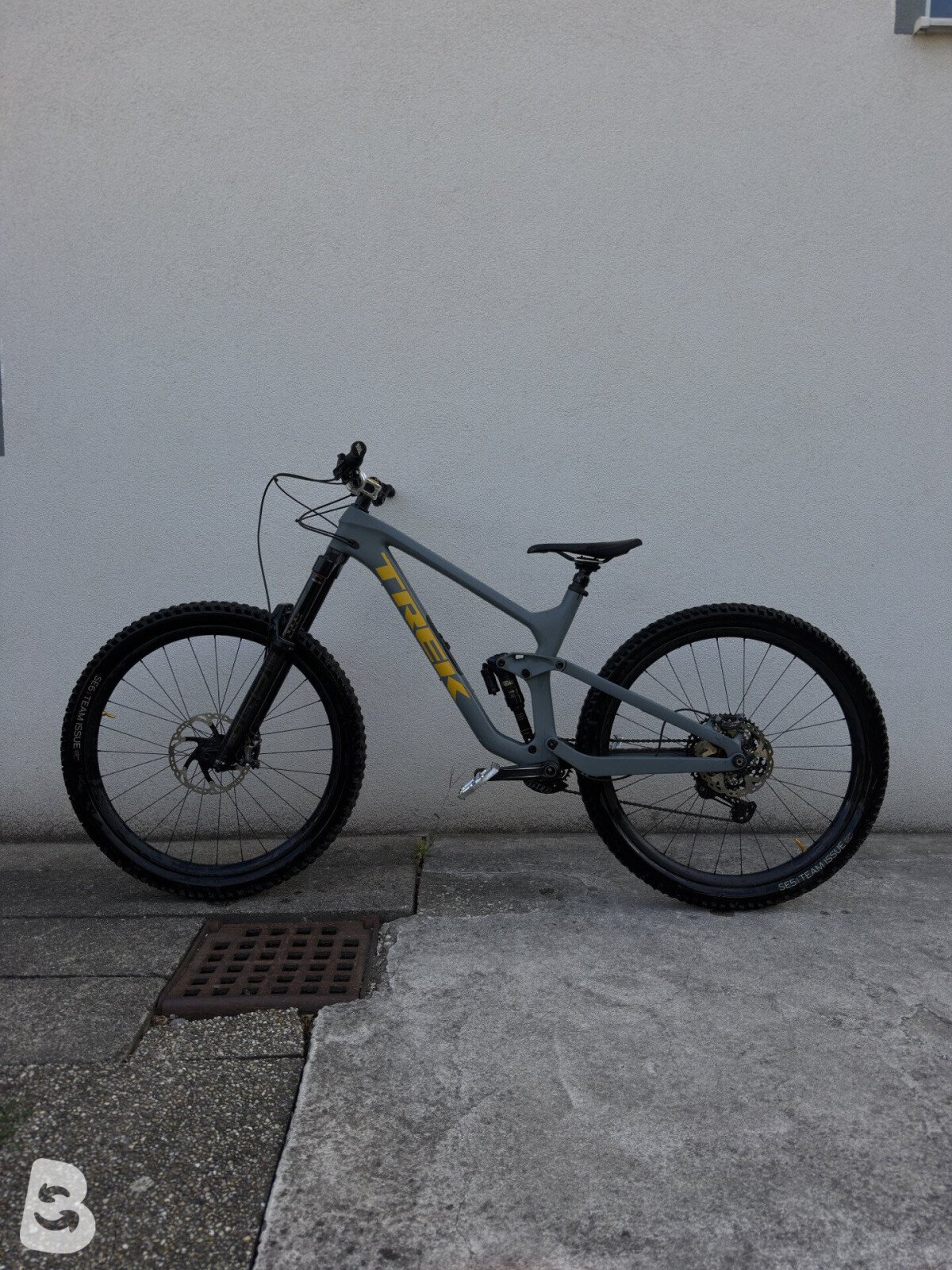 Trek Slash 9.8 GX AXS 2022