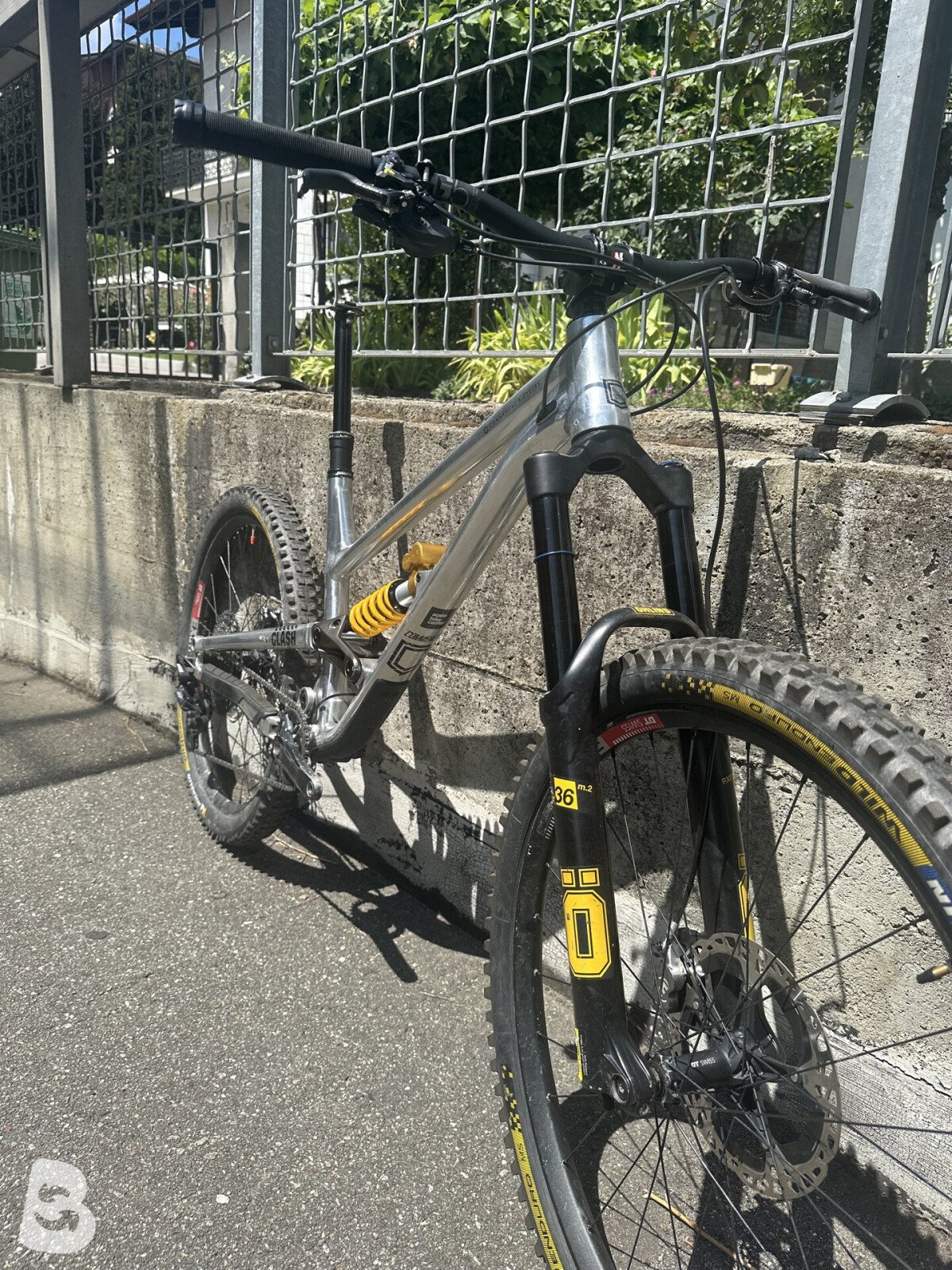 Commencal Clash Öhlins Edition 2021