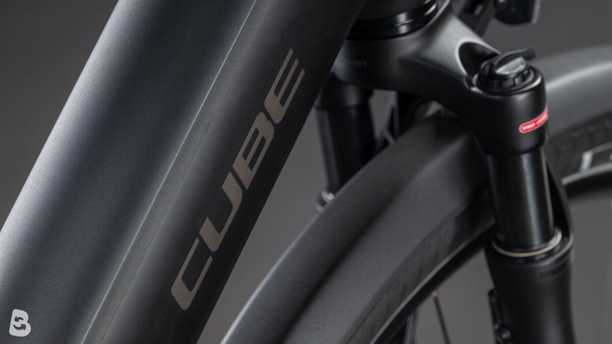 Cube Supreme RT Hybrid Deluxe EX 600 black´n´chrome Easy Entry 2026